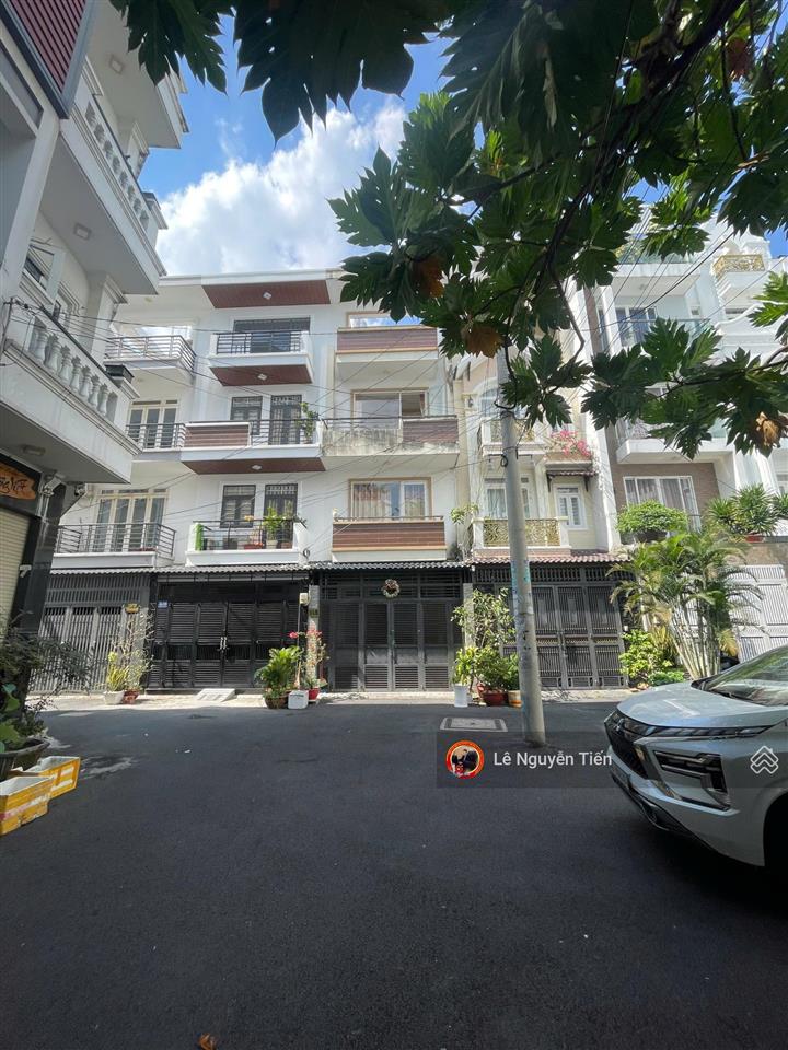 Nhà khu phân lô cao cấp gần độc lập. 2 lầu st giá nhỉnh 8 tỷ