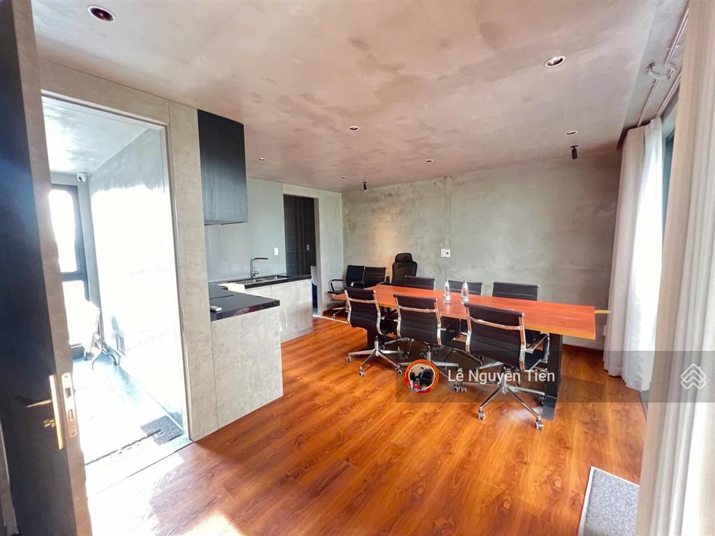 Khu vip 10m nguyễn sơn. 8x16m=124m². 3 lầu st thang máy