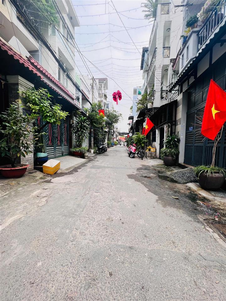 Hxh gần chợ tân hương. dt 5x20m = 100m². 5 tấm thang máy. giá nhỉnh 11 tỷ
