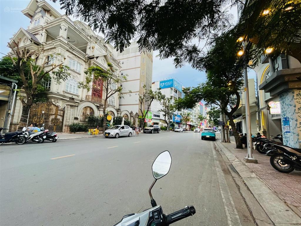 Siêu vị trí ngay cổng aeon mall. dt 5x19=90m². giá 16 tỷ