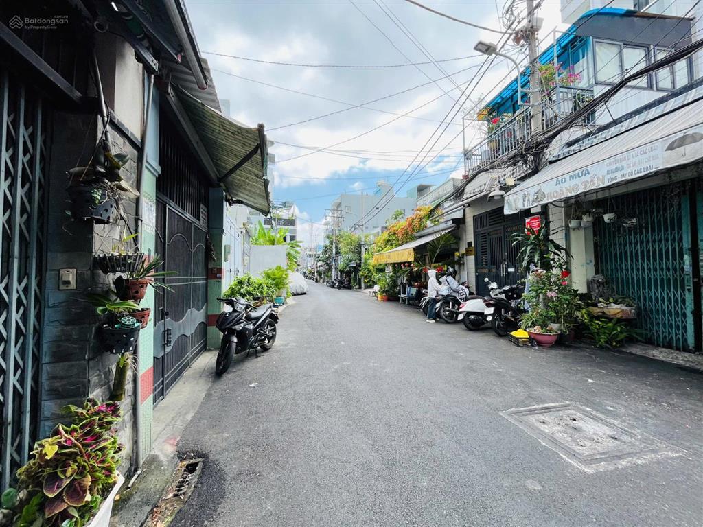 Hẻm nhựa thông phú thọ hòa. dt 7x33m²=195m². giá 100tr/m2