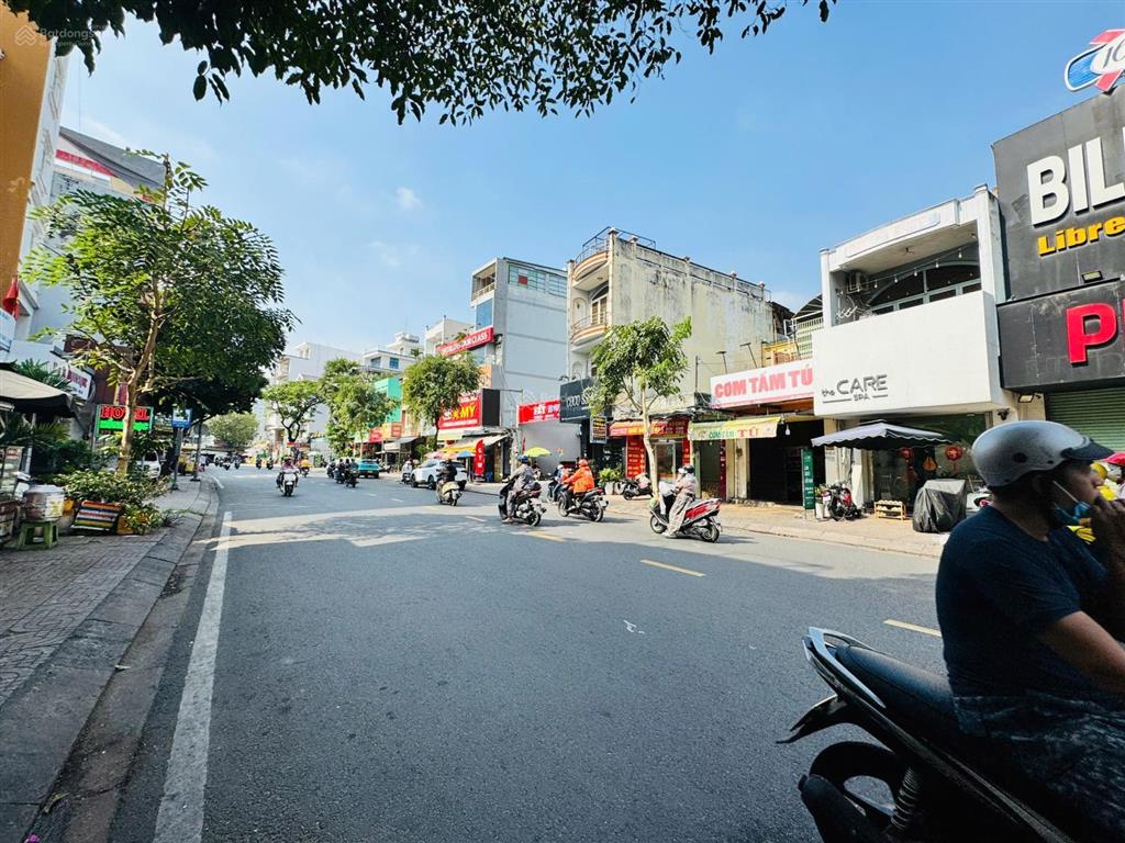 Mtkd sầm uất tân sơn nhì. ngang lớn 5x19m=95m2. giá chỉ 17.2 tỷ
