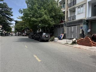 Bán khuôn đất vàng 410m2 ( 20 x 21m ) mặt tiền bùi tá hán, quận 2giá giảm mạnh còn 75 tỷ.