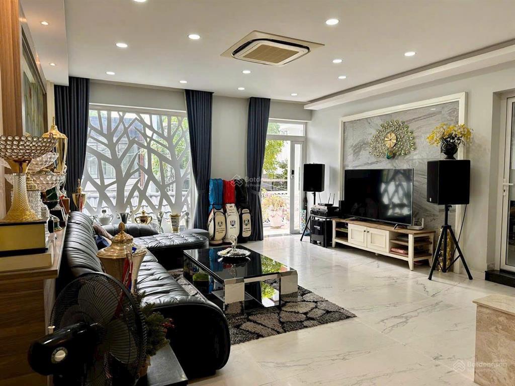 Mua đất tặng kết cấu nhà mặt tiền trung tâm thảo điền  13x32m(hầm + 6 tầng)  chỉ 165 triệu/m2