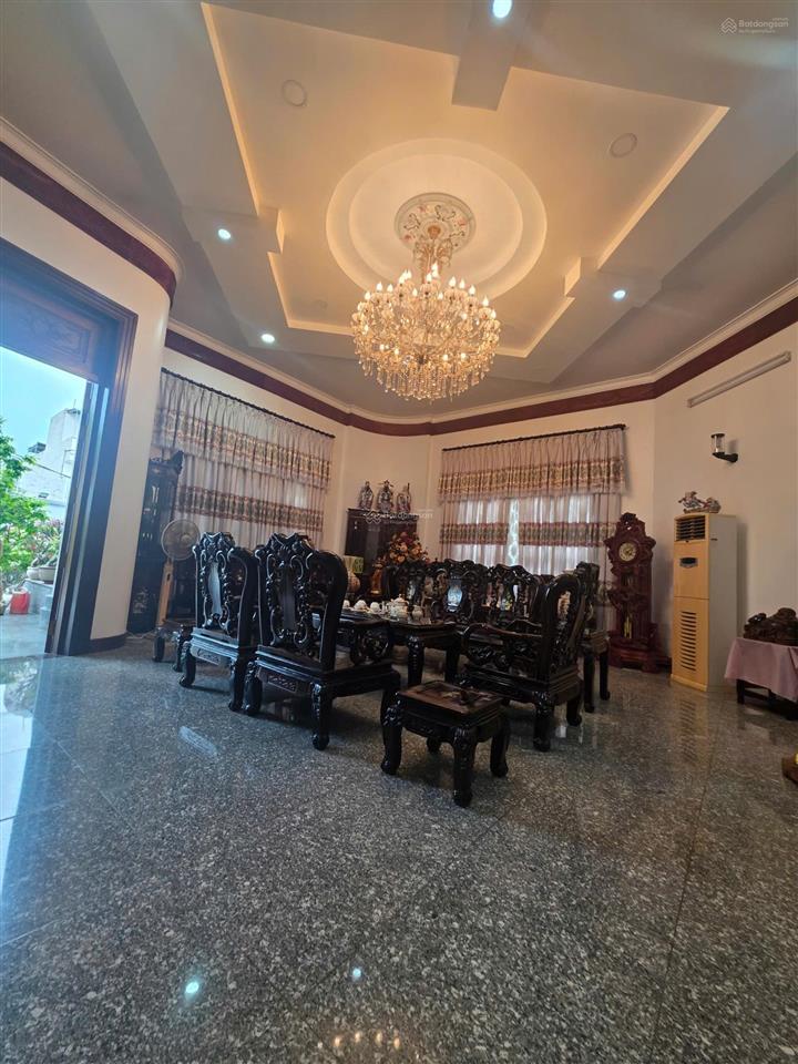 Giảm 10 tỷ rẻ hơn thị trường 30% bán gấp biệt thự 1.000m2 gần metro thủ đức không có căn thứ 2.