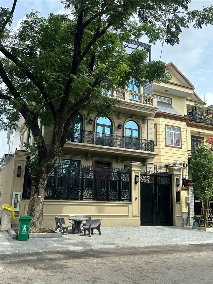 Bán biệt thự quận 2 bằng giá đất quận 9! 309m² mặt tiền nguyễn duy trinh bán nhanh 26 tỷ.
