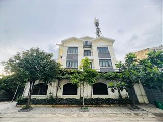 17 tỷ sở hữu biệt thự 2mt hiệp phú 200m2  4 tầng  gần vincom lê văn việt, thủ đức.