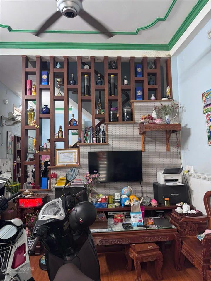 Bán nhà lầu đường gò dầu  quận tân phú, dt 4x10m, giá 5.5 tỷ tl