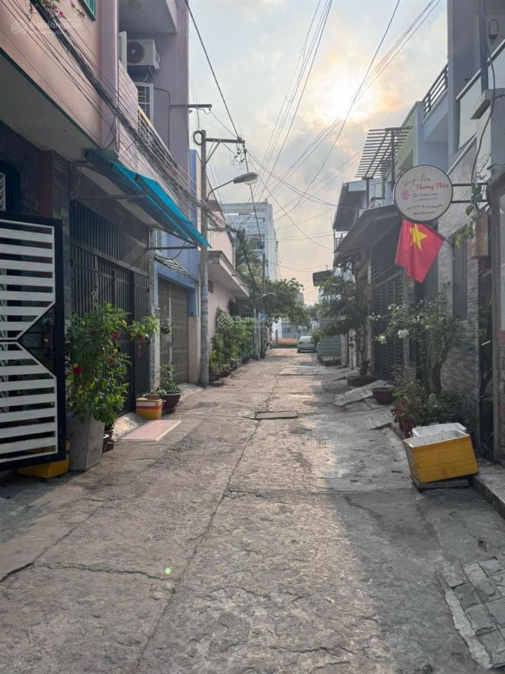 Bán nhà lầu đường gò dầu  quận tân phú, dt 4x10m, giá 5.5 tỷ tl