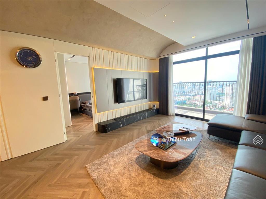 Cần bán rẻ căn chung cư vinhomes metropolis  120m2, 3 ngủ, tầng cao, view thoáng,  0941 882 ***