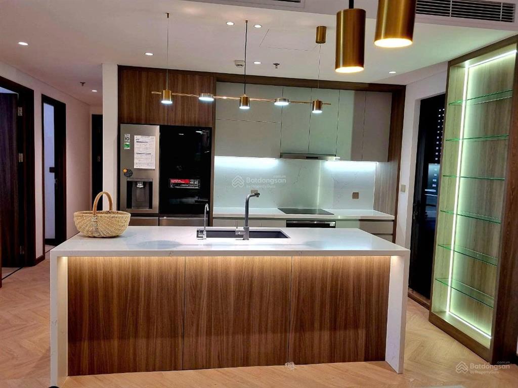 Cần bán gấp căn hộ chung cư green diamond  93 láng hạ, 180m2, 4pn, đủ đồ, tầng cao,  0941 882 ***