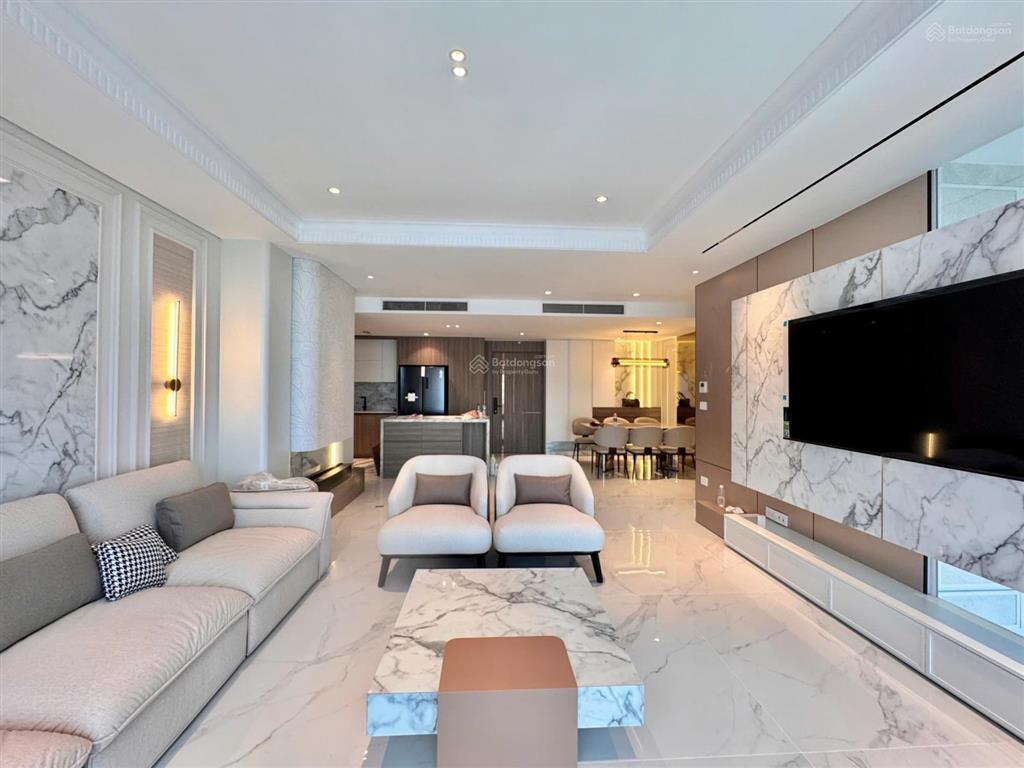 Cần cho thuê ngay căn hộ tòa 901  starlake, 102m2, 2 phòng ngủ, đủ đồ xịn 0941 882 ***