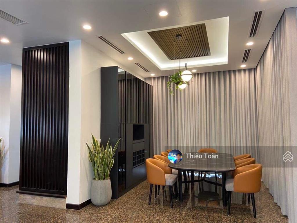 Cho thuê biệt thự khu h7  starlake, đất 220m2, diện tích xd 100m2, 3 tầng, 1 tum, giá 50tr/th
