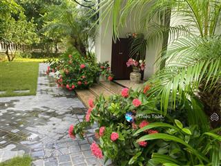 Cho thuê biệt thự khu h7  starlake, s đất 220m2, diện tích xd 100m2, 03 tầng, 01 tum, giá 50tr/th