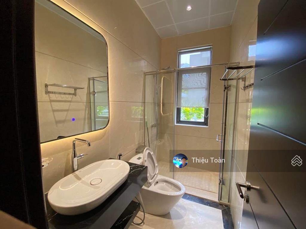 Cho thuê biệt thự khu h7  starlake, đất 220m2, diện tích xd 100m2, 3 tầng, 1 tum, giá 50tr/th