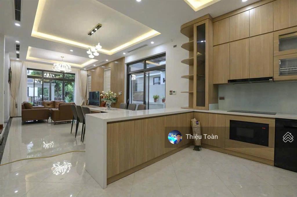 Cho thuê biệt thự khu h11  starlake, diện tích đất 230m2, xd 100m2, 3 tầng, 1 tum, giá 70tr/th