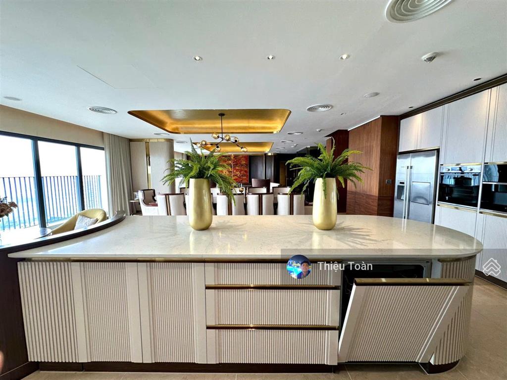 Bán căn penthouse ssvip chung cư kosmo  101 xuân la, 342m2, 4pn đồ cực xịn, view hồ tây 0941 882 ***