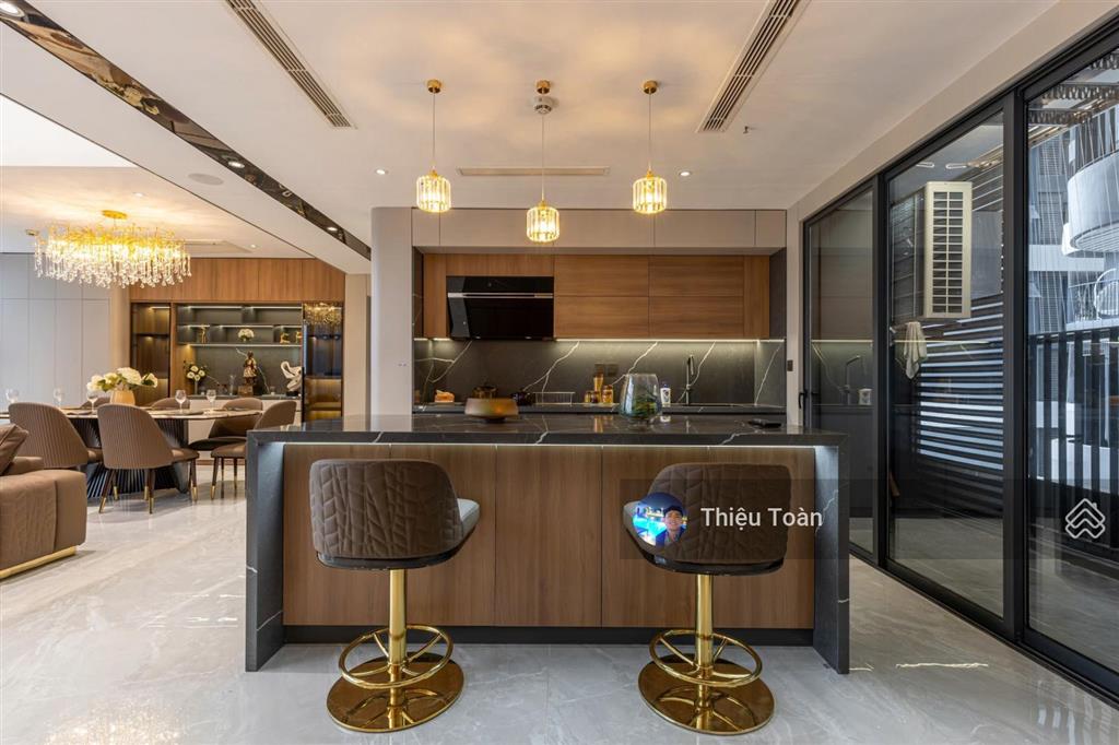Cho thuê biệt thự khu h7  kđt starlake, đất 220m2, diện tích xd 100m2, 3 tầng, 1 tum, giá 50tr/th