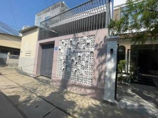 Bán nhà hẻm ô tô đường xóm chiếu, gần siêu thị go nha trang