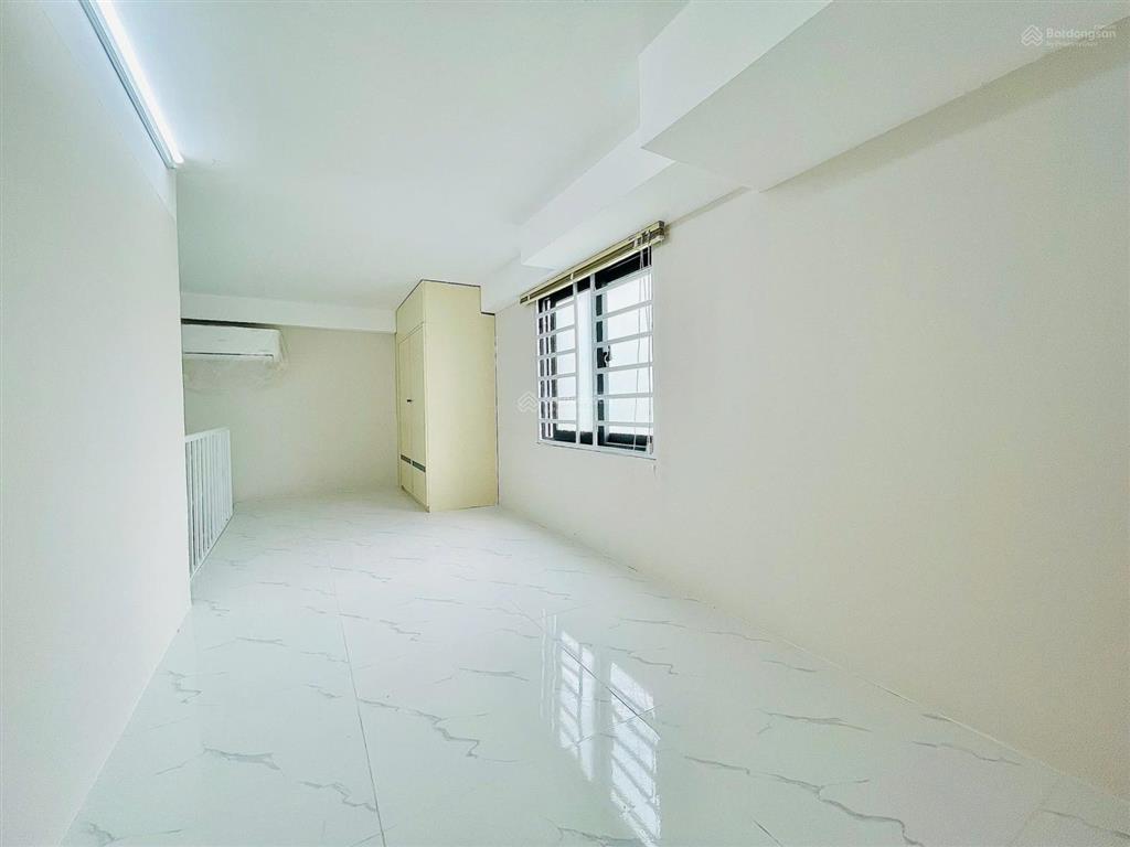 Sắp trống căn 1pn + 1 gác full nội thất trịnh khắc lập gần cc cbd