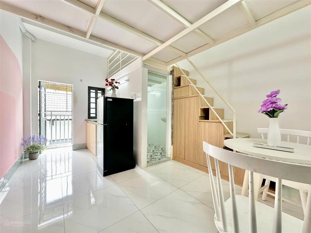 Q2 cho thuê căn gác cao  ban công full nội thất gần lê hữu kiều  trương văn bang