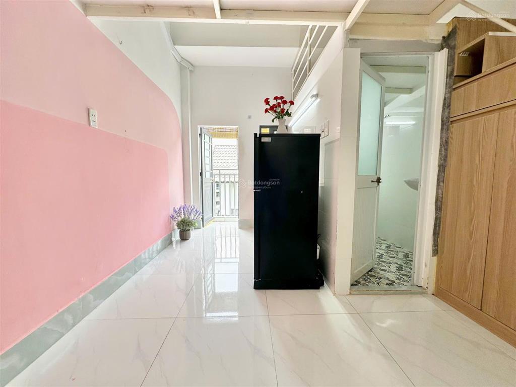 Q2 cho thuê căn gác cao  ban công full nội thất gần lê hữu kiều  trương văn bang