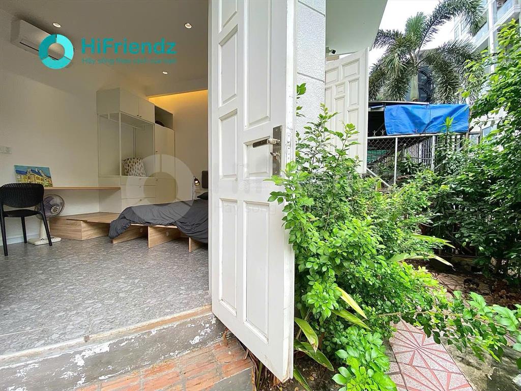 Q2 studio thiết kế tối giản bancol thoáng nhiều cây xanh ánh sáng