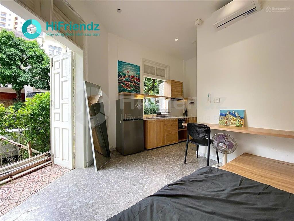Q2 studio thiết kế tối giản bancol thoáng nhiều cây xanh ánh sáng