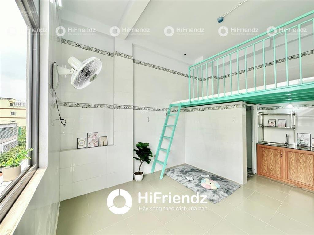 Phòng đầy ánh sáng chiếu tự nhiên thông thoáng