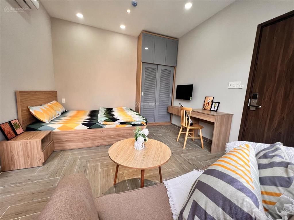 Cuối tháng trống lại căn studio nhiều cây xanh ngay trần não