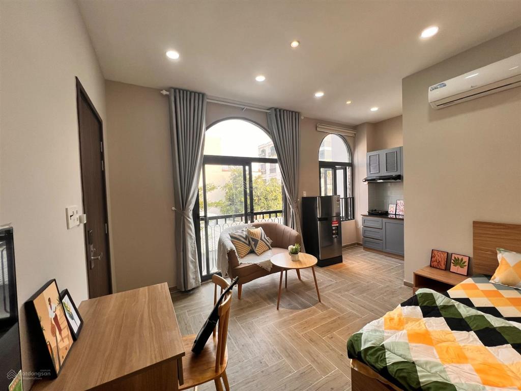 Cuối tháng trống lại căn studio nhiều cây xanh ngay trần não