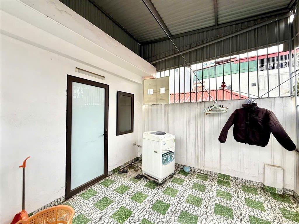 Bán nhà đường yên hòa 63m2 x 5 tầng dòng tiền 55 tr/tháng giữ tiền sinh lời tốt. giá 13,2 tỷ