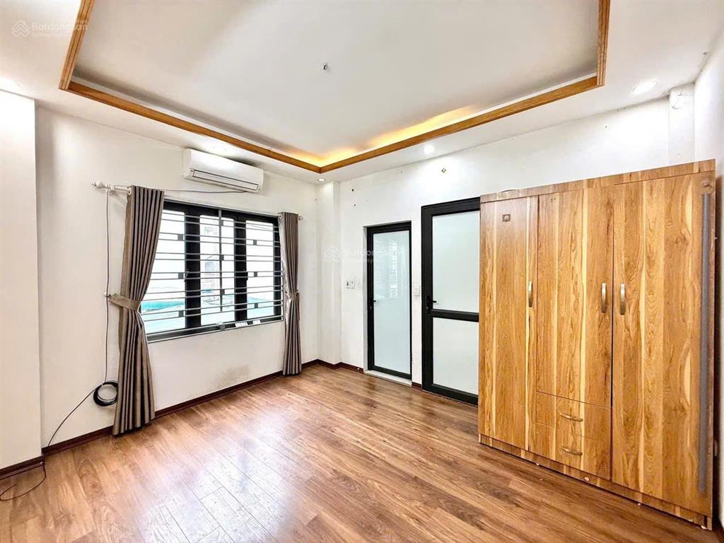 Bán nhà đường yên hòa 63m2 x 5 tầng dòng tiền 55 tr/tháng giữ tiền sinh lời tốt. giá 13,2 tỷ