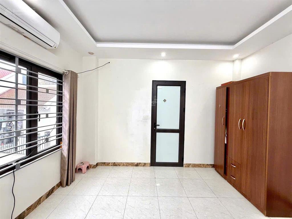 Bán nhà đường yên hòa 63m2 x 5 tầng dòng tiền 55 tr/tháng giữ tiền sinh lời tốt. giá 13,2 tỷ