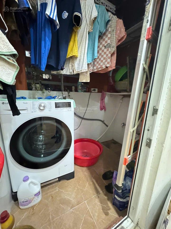 Bán căn hộ chung cư nghĩa đô  47m  tầng cao  đang cho thuê văn phòng  đầu tư giữ tiền tốt