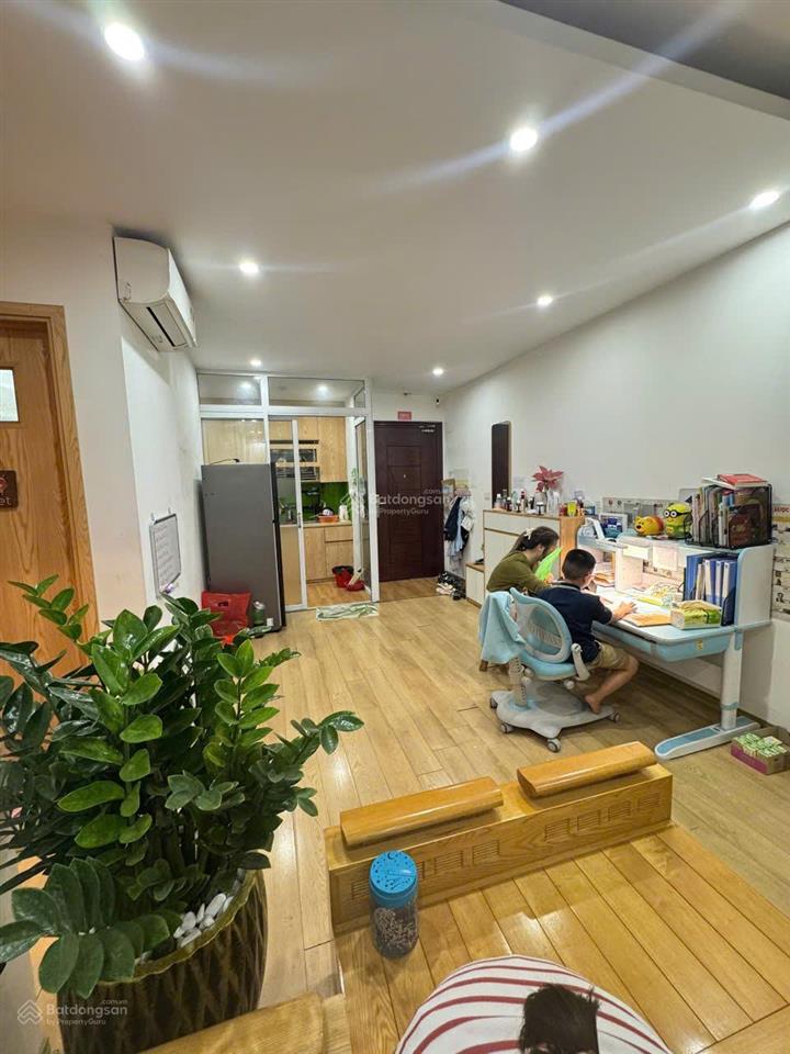 Bán căn hộ chung cư nghĩa đô  47m  tầng cao  đang cho thuê văn phòng  đầu tư giữ tiền tốt