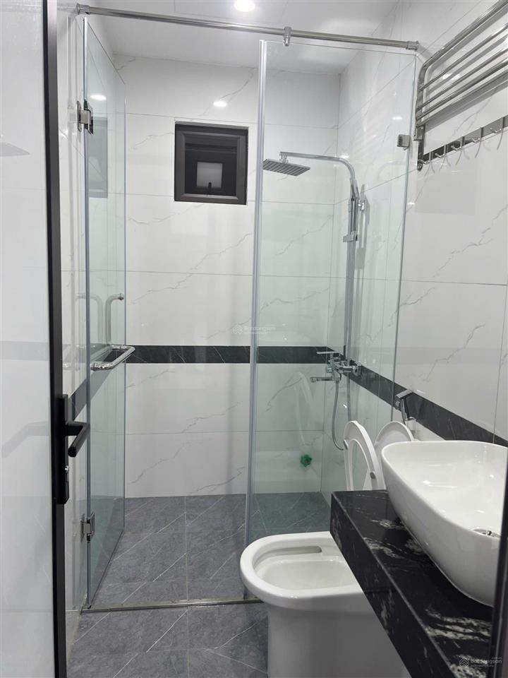Bán nhà riêng tại trịnh công sơn, 24 tỷ, 50 m2, 5pn, 7 tầng, mặt tiền 4.5m, gần hồ, sát phố.