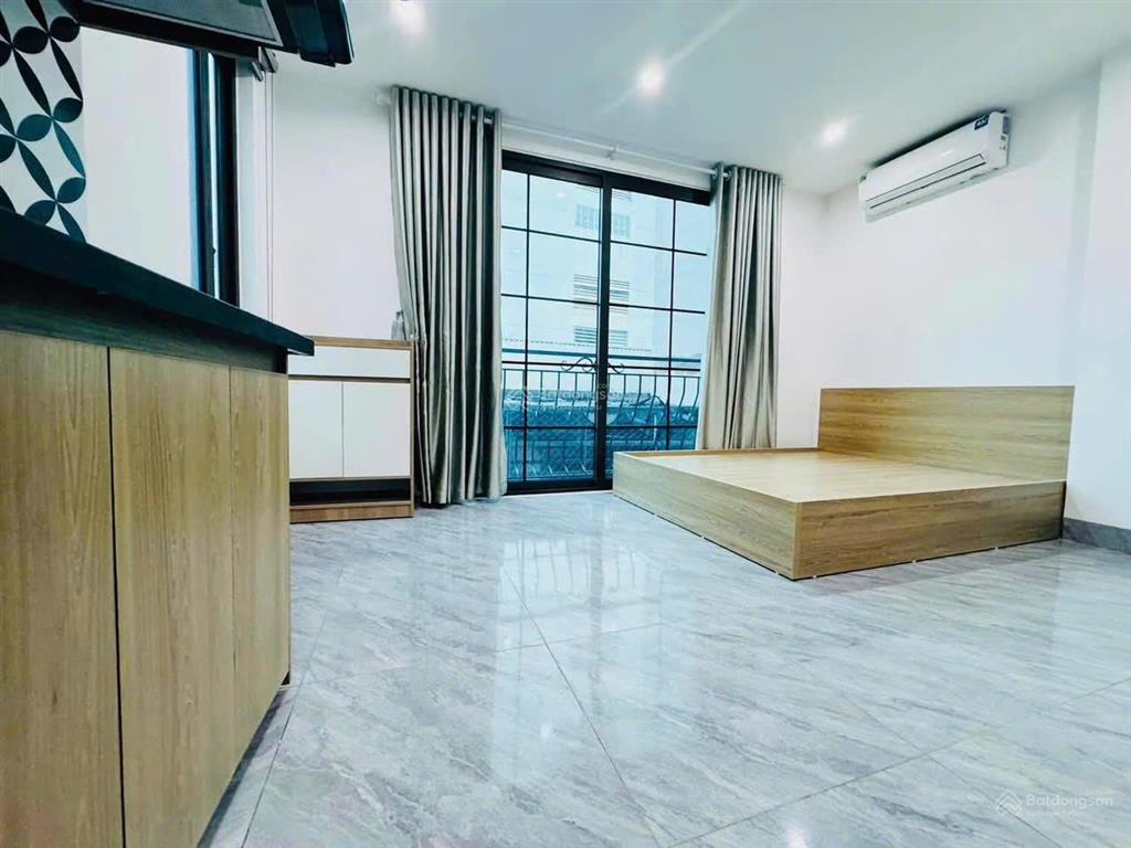 Bán tòa căn hộ dòng tiền phố lạc long quân  80m  7 tầng thang máy  doanh thu 75tr/tháng