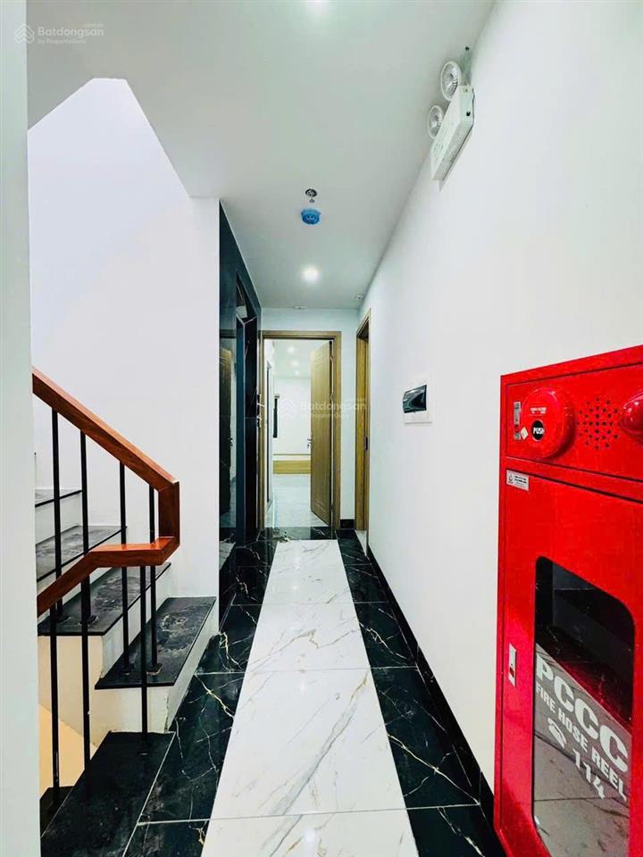 Bán tòa căn hộ dòng tiền phố lạc long quân  80m  7 tầng thang máy  doanh thu 75tr/tháng