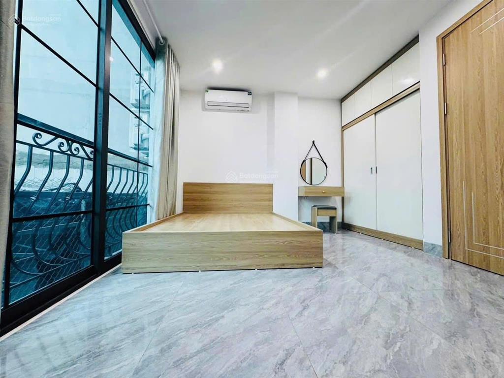 Bán tòa căn hộ dòng tiền phố lạc long quân  80m  7 tầng thang máy  doanh thu 75tr/tháng