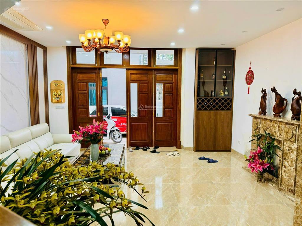 Bán nhà phân lô phạm tuấn tài, dt 65m xây 5 tầng, ô tô tránh, thang máy, nội thất cao cấp