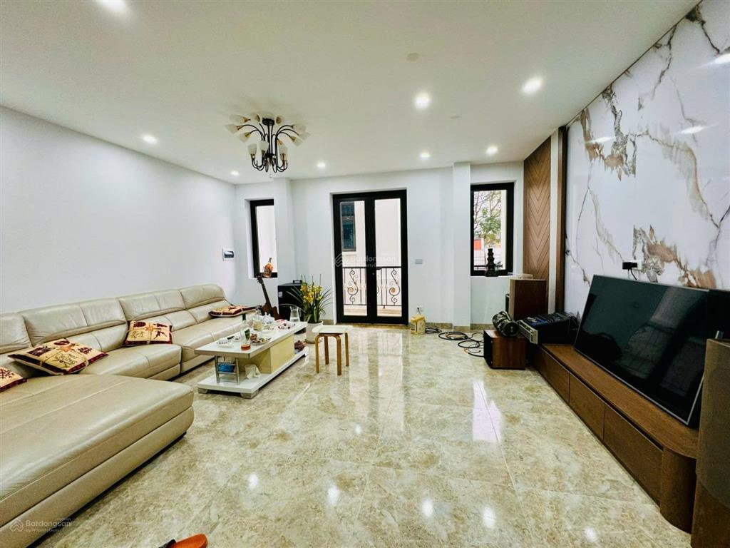 Bán nhà phân lô phạm tuấn tài, dt 65m xây 5 tầng, ô tô tránh, thang máy, nội thất cao cấp