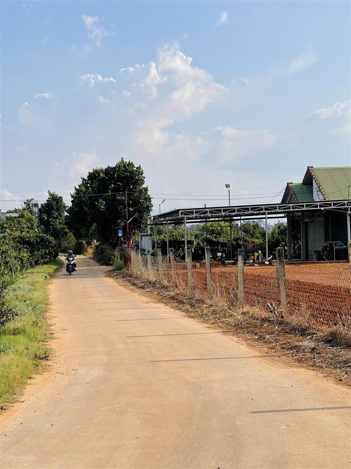 Bán gấp lô ngang 8m ngay đinh văn  lâm hà, 8x30 x150tc, đường betong 5m, sổ riêng, giá 630tr