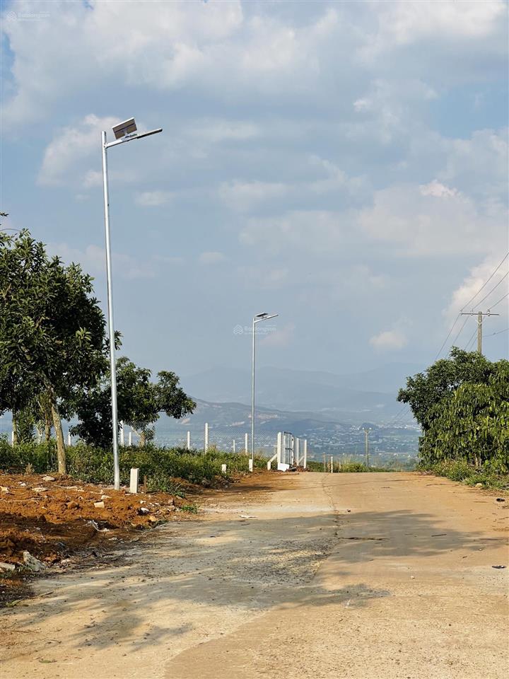 Bán gấp lô ngang 8m ngay đinh văn  lâm hà, 8x30 x150tc, đường betong 5m, sổ riêng, giá 630tr