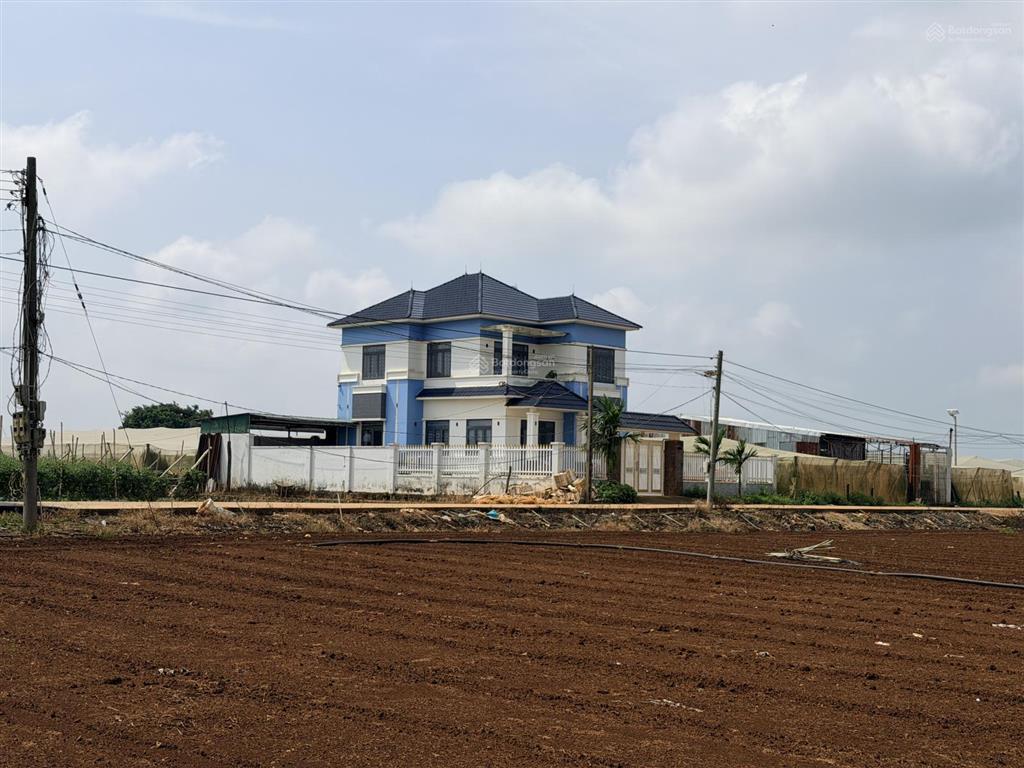 Bán lô góc đường nhựa tổ 32  liên nghĩa, xã đức trọng, 150m2, sẵn 72m xây dựng, sổ riêng, 1,350 tỷ