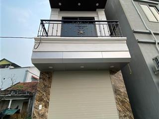 4 tầng xây mới kính coong, ô tô đỗ cách nhà 5m, 2 thoáng, kv đang phát triển từng ngày