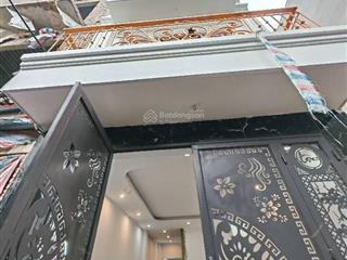 Nhà xây mới 9 phòng vừa ở vừa cho thuê. 6 tầng thang máy. giá quá hợp lý