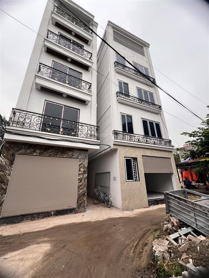 Đại cát  nhà xây mới vị trí đỉnh ô tô vào nhà. ngõ cực nông chủ thiện chí