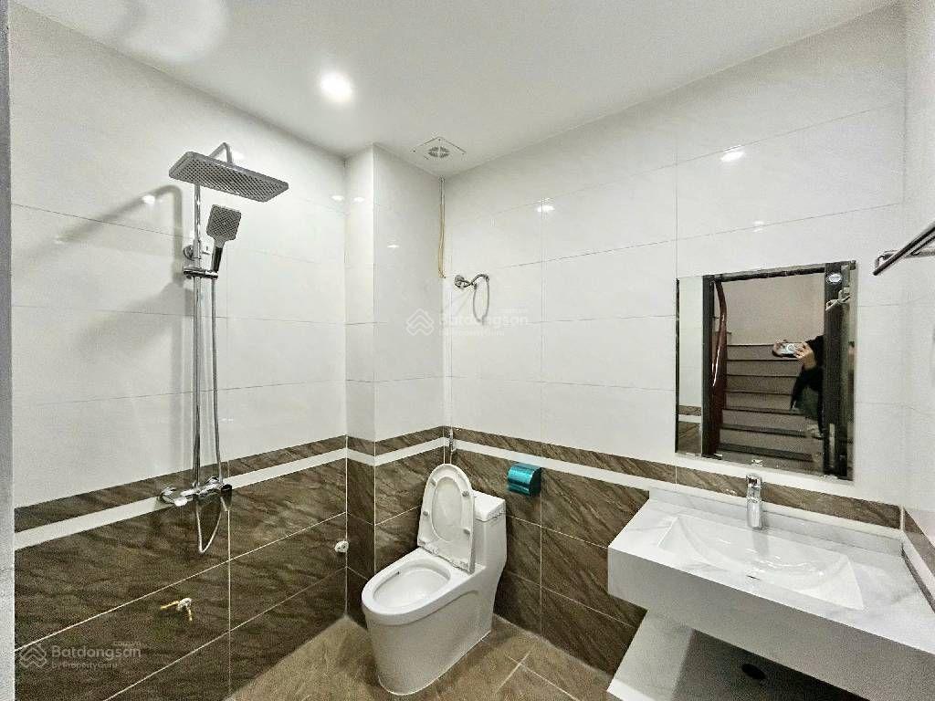 Đại cát  nhà xây mới vị trí đỉnh ô tô vào nhà. ngõ cực nông chủ thiện chí