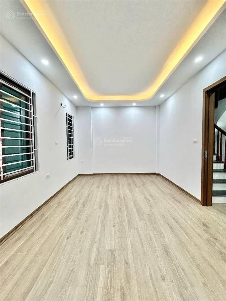 Đại cát  nhà xây mới vị trí đỉnh ô tô vào nhà. ngõ cực nông chủ thiện chí